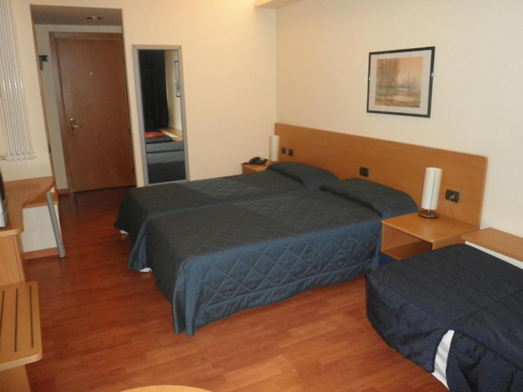 Hotel Selide Desio Zimmer foto