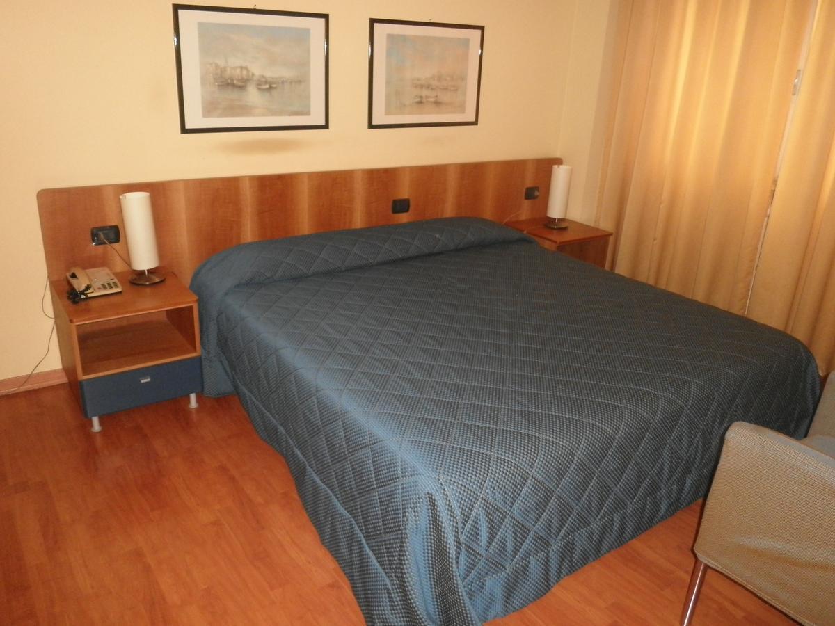 Hotel Selide Desio Exterior foto