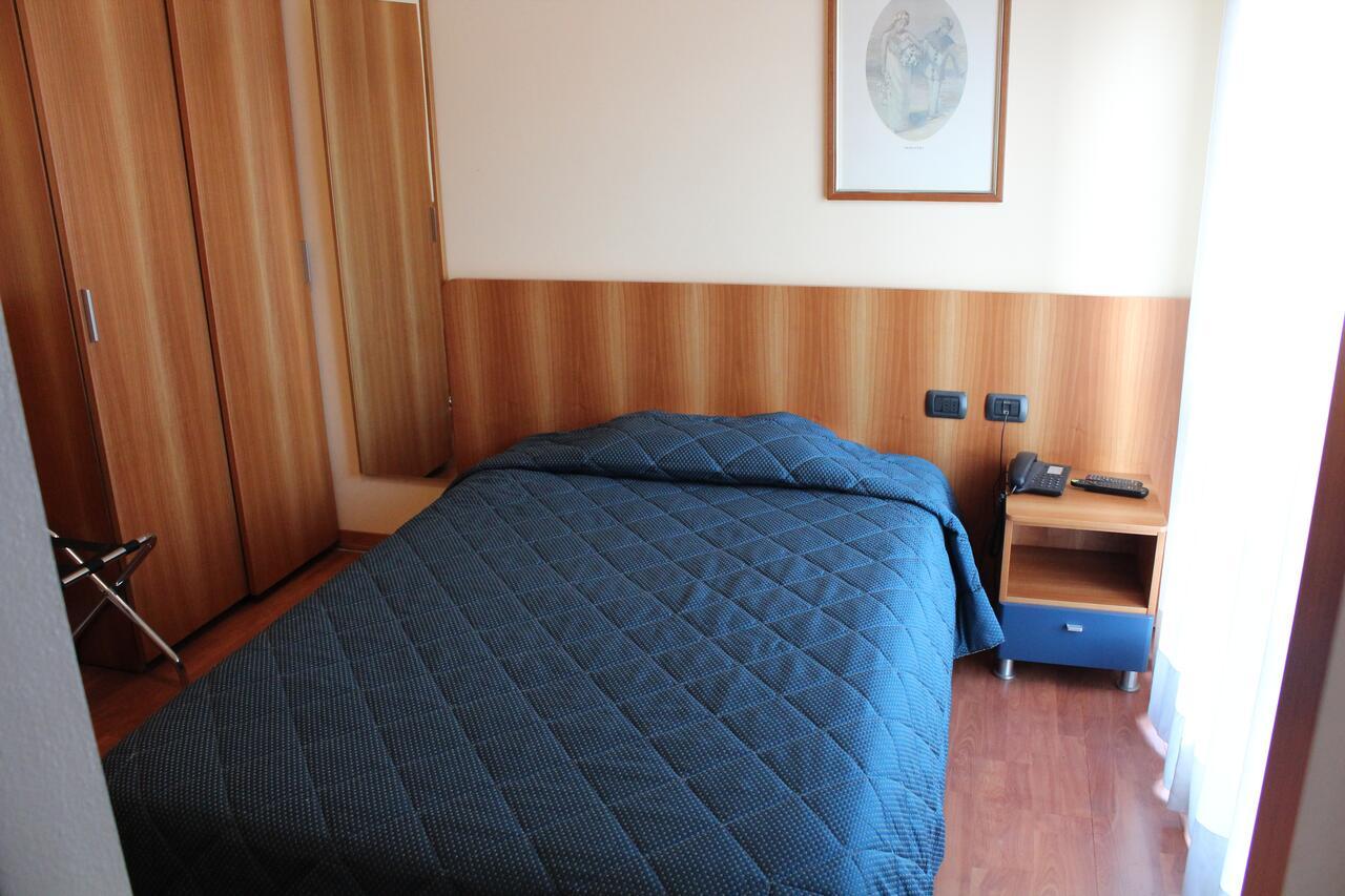 Hotel Selide Desio Exterior foto