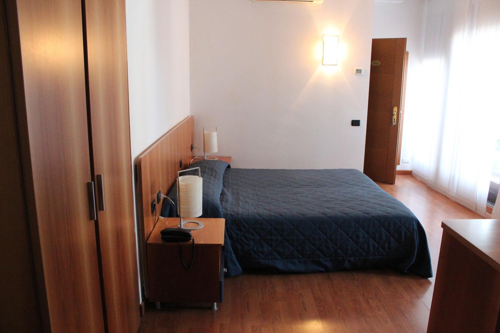 Hotel Selide Desio Exterior foto